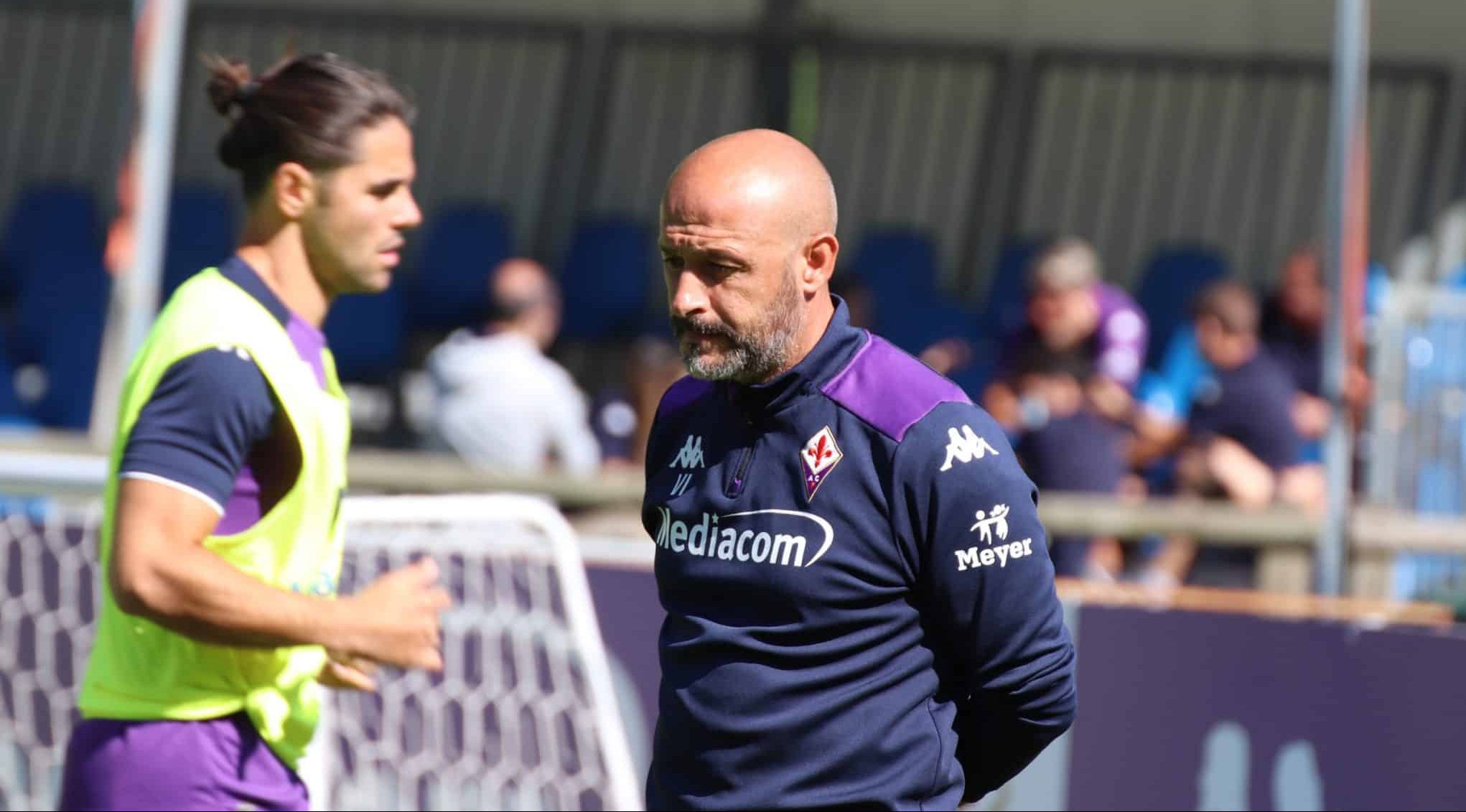 Moena 2021, Fiorentina, tattica oggi. Italiano grida: “Se perdiamo palla tutti a rincorrere nella loro metà campo”