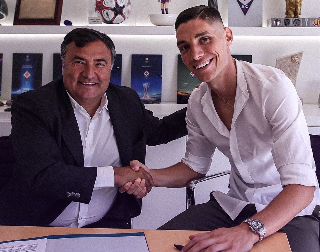 Milenkovic rinnova con la Fiorentina fino al 2023. Annuncio ufficiale e foto con Joe Barone e Pradè