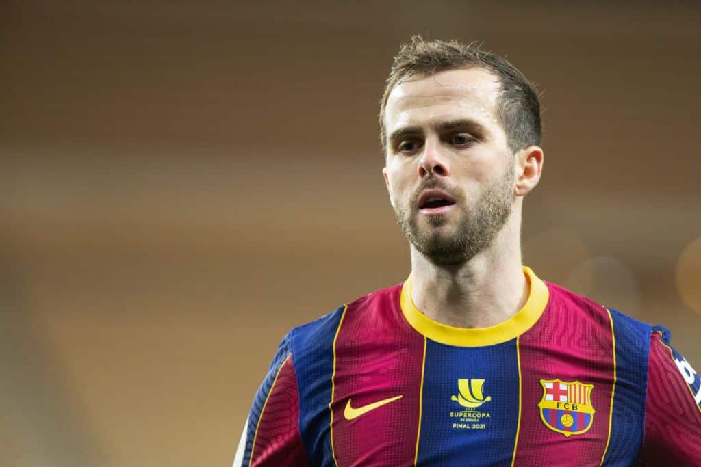 TMW, Pjanic apre alla Fiorentina: oggi incontro tra i viola ed il Barcellona. Il nodo è la divisione dell’ingaggio