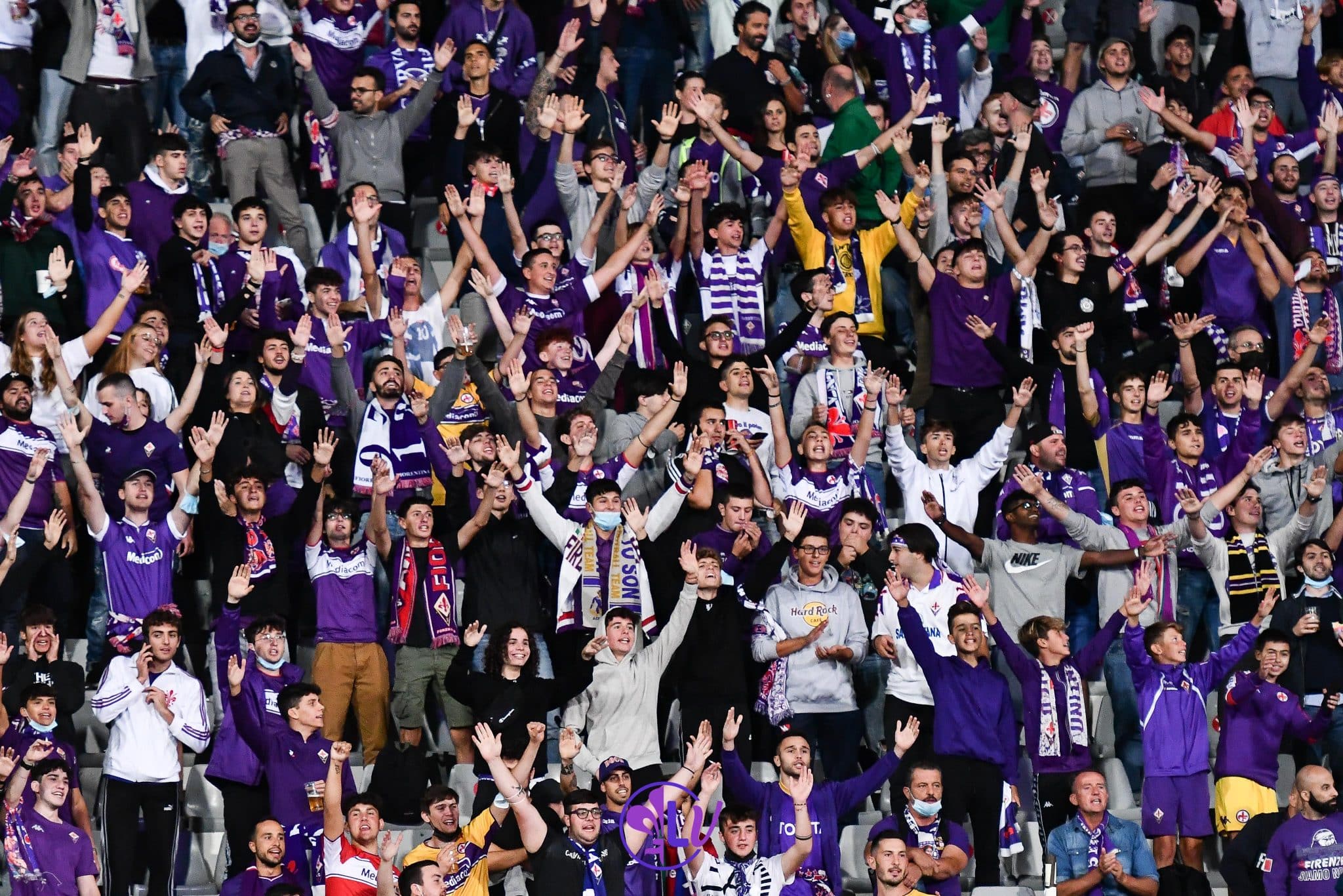 Multati i tifosi che erano a vedere Fiorentina-Salernitana senza mascherina, 44 sanzioni in totale