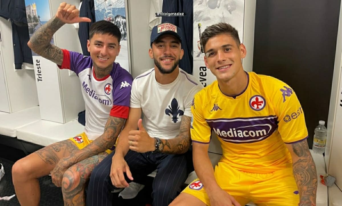 Gonzalez appena finita la partita è andato nello spogliatoio della Fiorentina per festeggiare