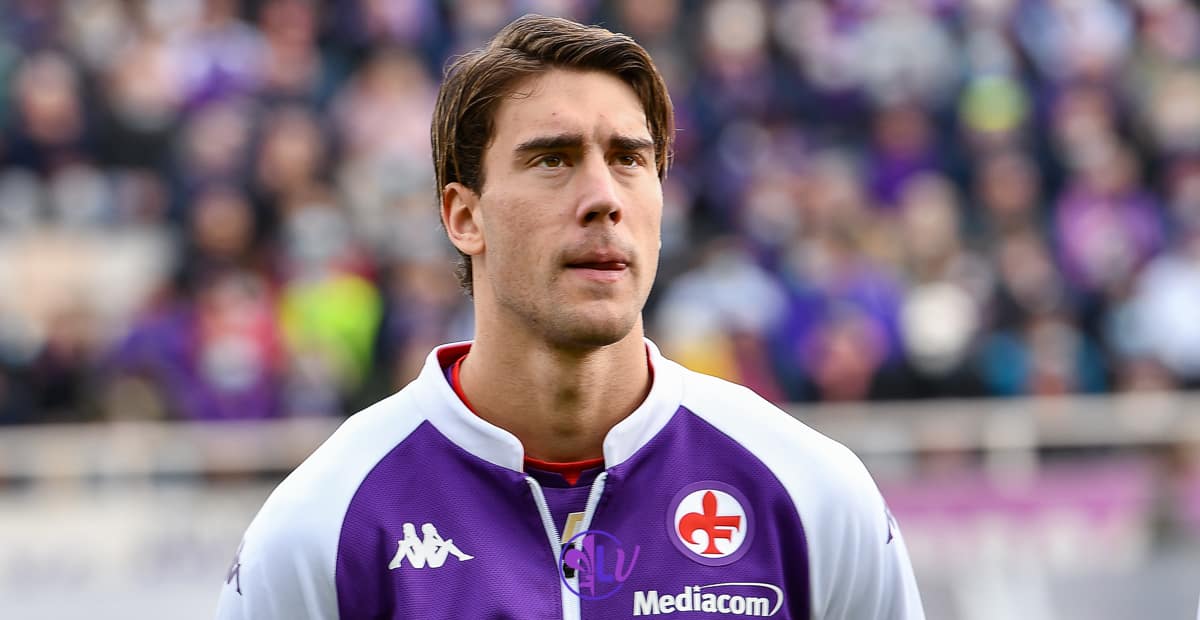 Vlahovic, la Fiorentina vuole 80 milioni ma lui continua a trascinarla: dubbi sulla cessione a gennaio