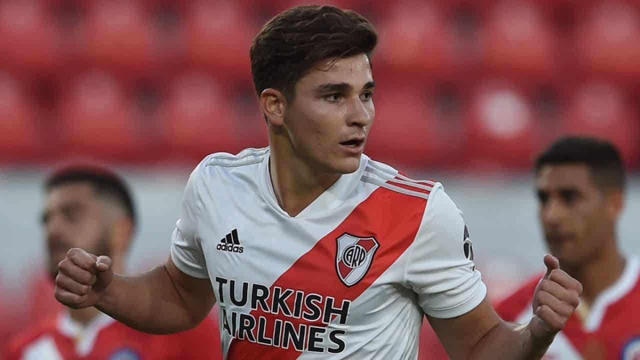 Pres. River Plate: “Alvarez già ceduto? Bello scherzo. Voci ridicole, non ho parlato con nessuno”