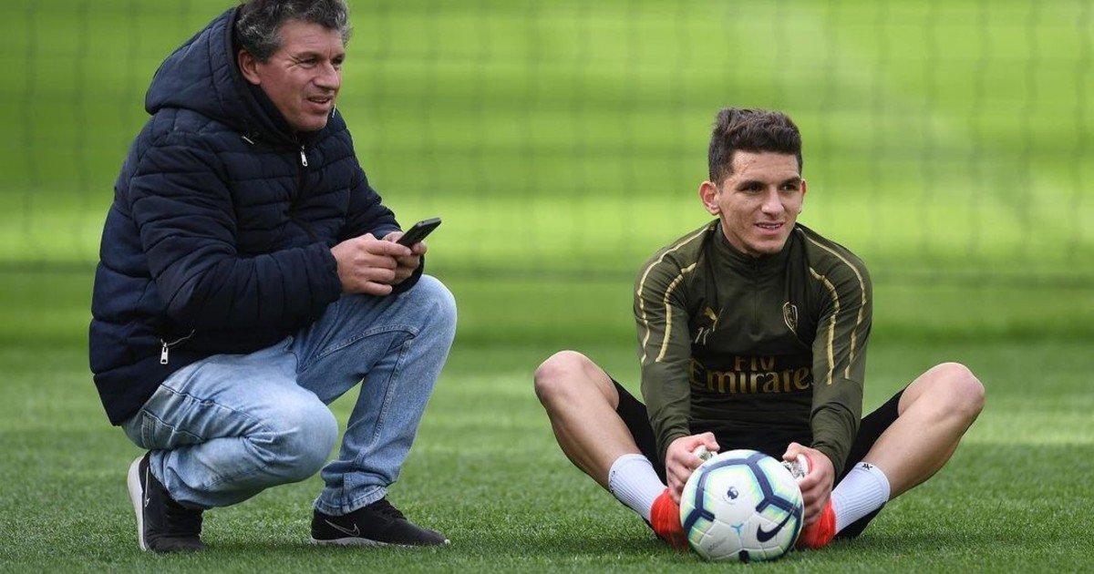 Papà Torreira: “Sta bene a Firenze, il suo rapporto con la Fiorentina è eccellente. Vuole rimanere”