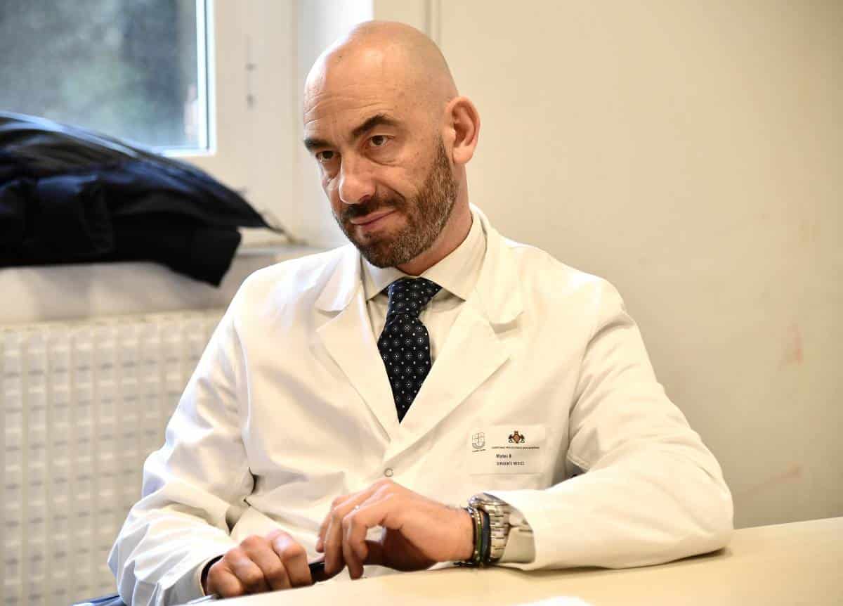 “Bisogna far giocare i vaccinati asintomatici: oltre l’80% dei calciatori ha ricevuto due/tre dosi”