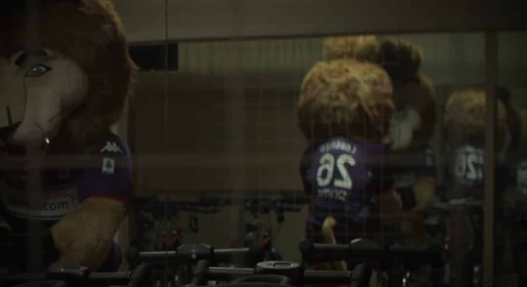 Lorenzo con il numero 26, la Fiorentina in un video mostra la sua nuova mascotte