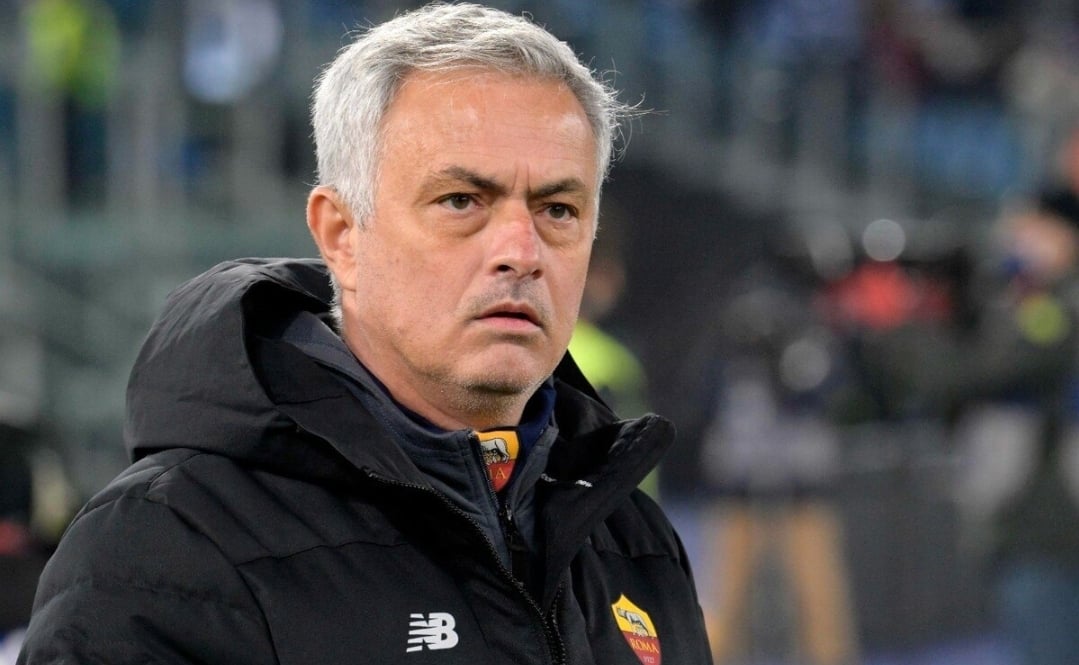 Mourinho chiede l’anticipo dell’ultima gara per preparare la finale di coppa. Fiorentina-Juve al venerdì?