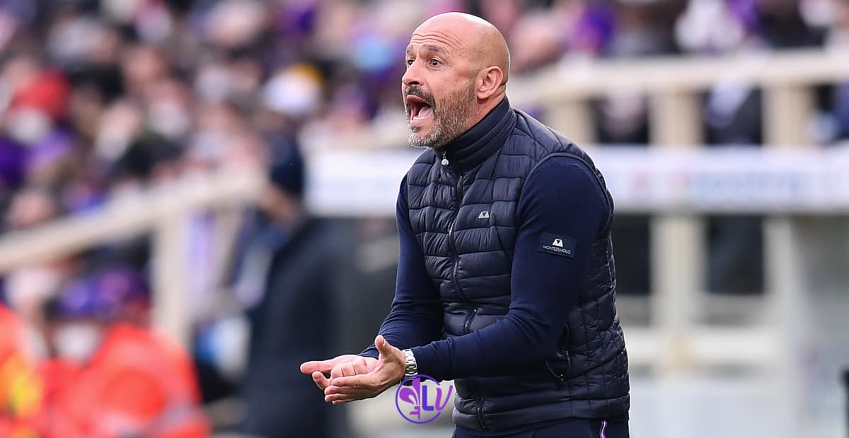 La furia e la corsa di Italiano durante Fiorentina-Bologna, messaggi e gesti a quasi tutti i giocatori