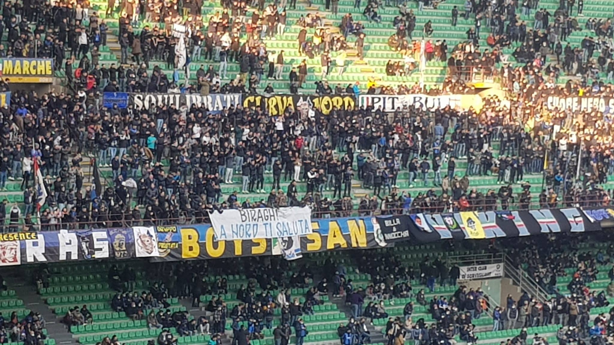 L’amore dei tifosi dell’Inter per il capitano viola, striscione della Curva Nord: “Biraghi la nord ti saluta”