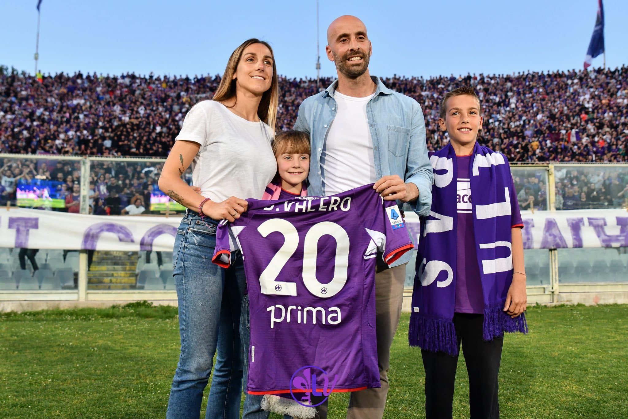 Borja Valero torna nel suo Franchi e la Curva Fiesole lo tributa con la famiglia al completo