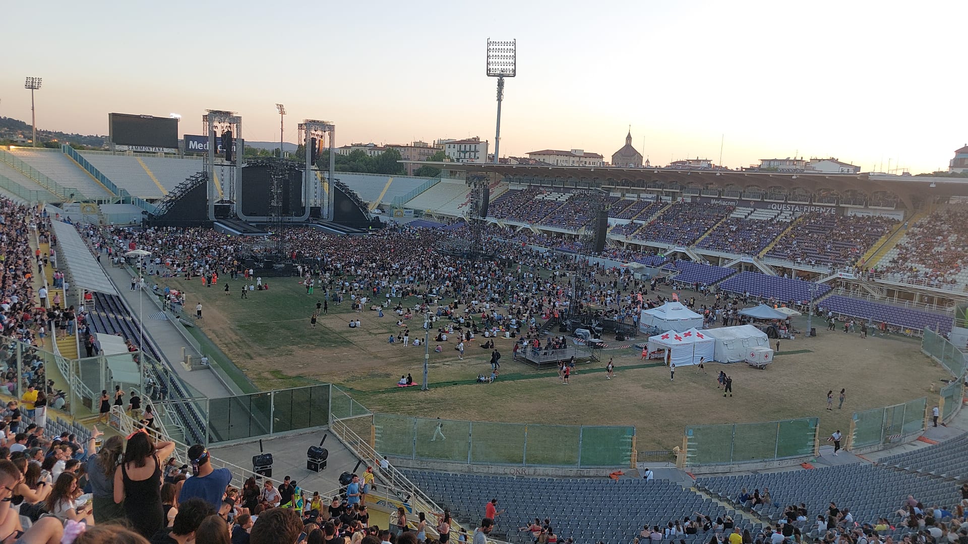 Si riempie lo stadio Franchi per Ultimo, sono previsti 80 mila persone nei due concerti a Firenze
