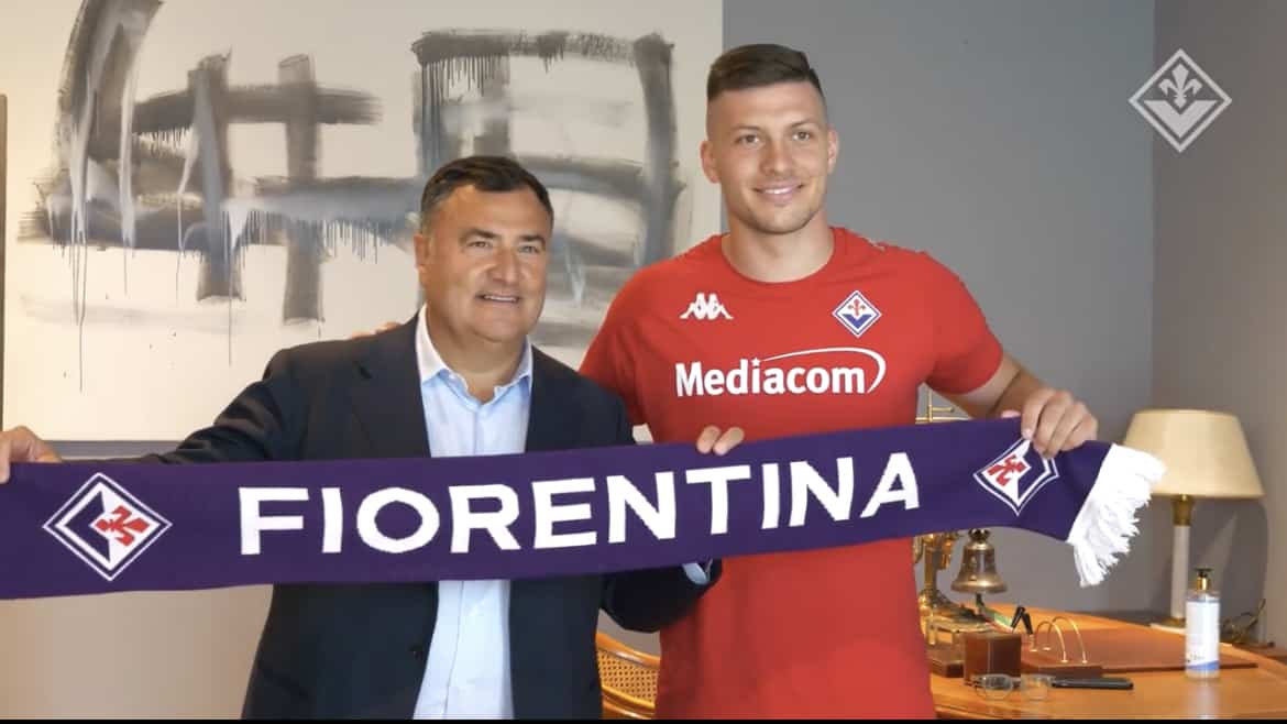 Barone presenta Jovic: “Ha scelto di rimettersi in gioco alla Fiorentina. Abbiamo lavorato tanto per averlo qui”
