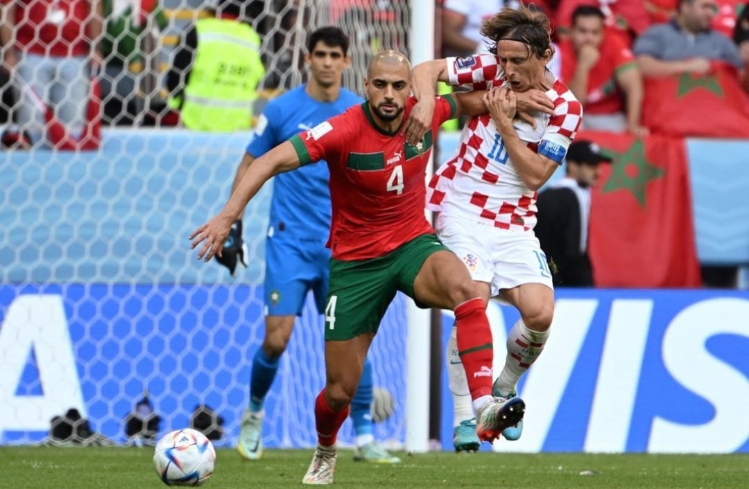 Marca esalta Amrabat: “È il leone che ha annullato Modric e De Bruyne. Ha tre polmoni”