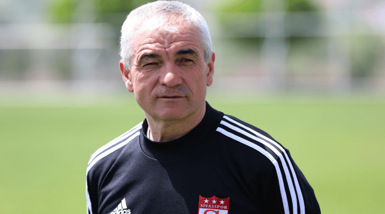 Calimbay (all. Sivasspor): “Fiorentina una delle più forti del sorteggio. Noi squadra modesta, ma faremo bene”