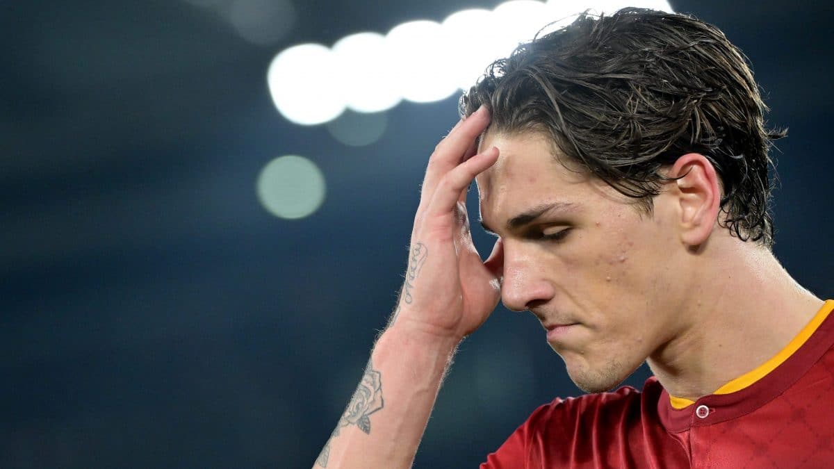 Zaniolo non può allenarsi per 1 mese. Il medico lo ha ritenuto “mentalmente instabile”. Va in vacanza