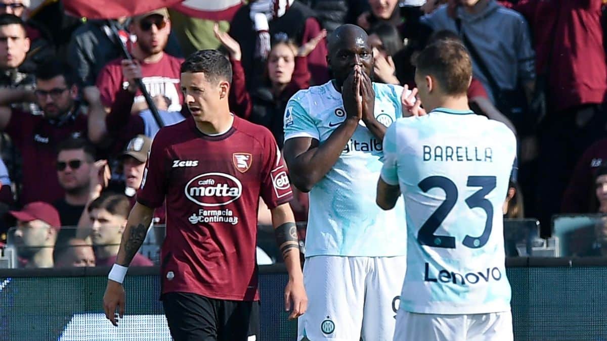 Lukaku sbaglia ancora. Inter pareggia a Salerno. Fiorentina potrebbe andare a meno 8 domani