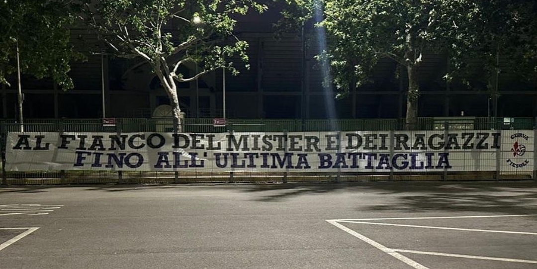 La Curva Fiesole carica la squadra: “Al fianco del mister e dei ragazzi, fino all’ultima battaglia”