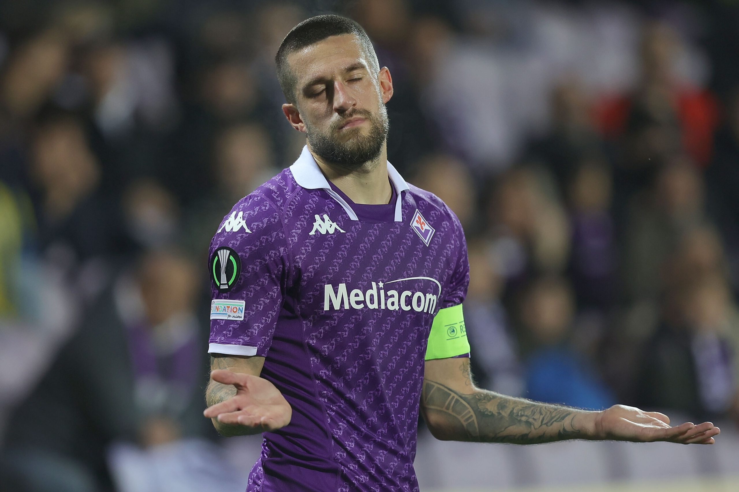 Moviola Gazzetta: “Disastroso Kooij, manca un rigore per la Fiorentina e due rossi per il Genk”