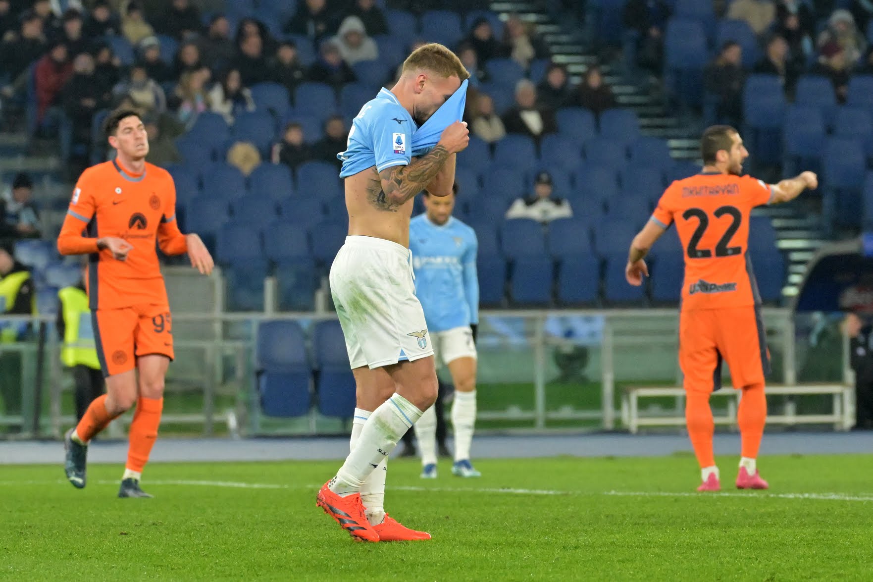 L’Inter vince e fa un regalo alla Fiorentina. Lazio a meno 6 dalla squadra viola. Finisce 0-2