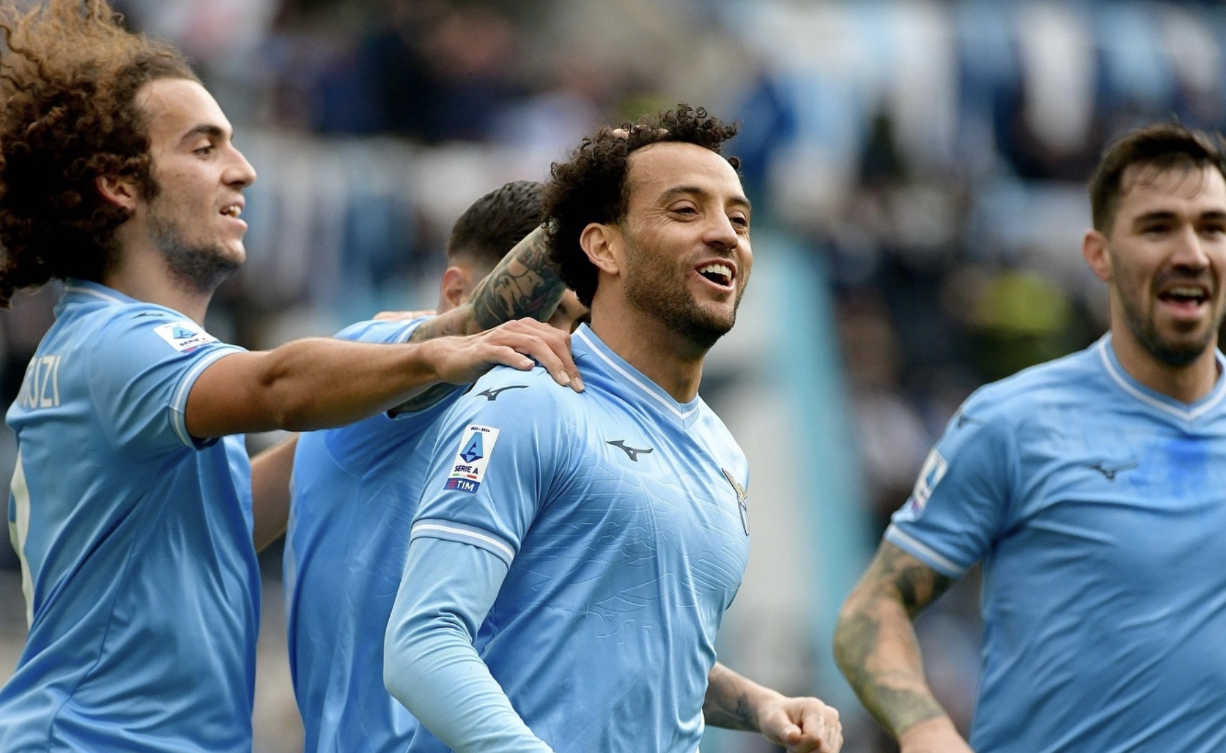 La Lazio vince 1-0 contro il Lecce con Felipe Anderson. E aggancia (momentaneamente) la Fiorentina