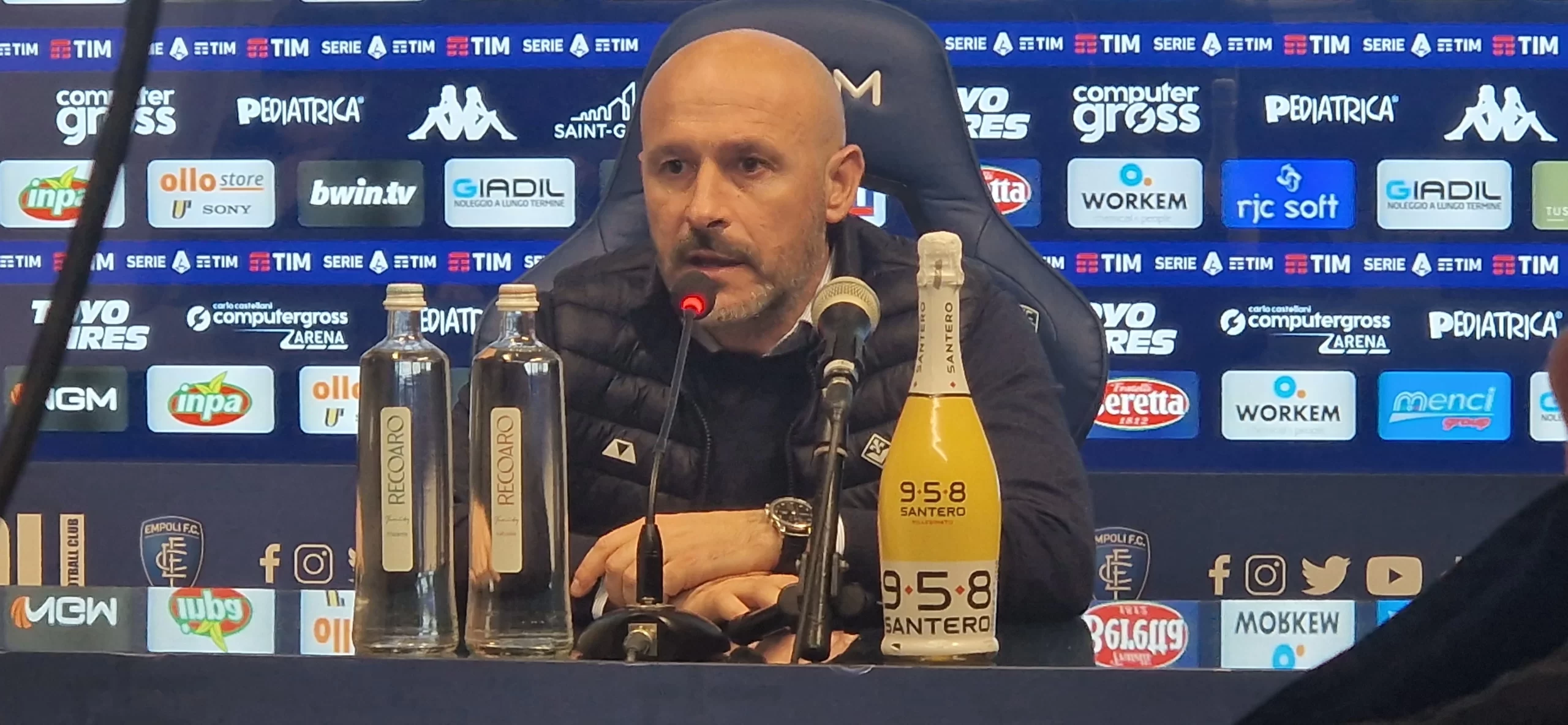 Il Corriere dello Sport scrive: “Fiorentina: i punti deboli li conoscono tutti, tranne i viola stessi”