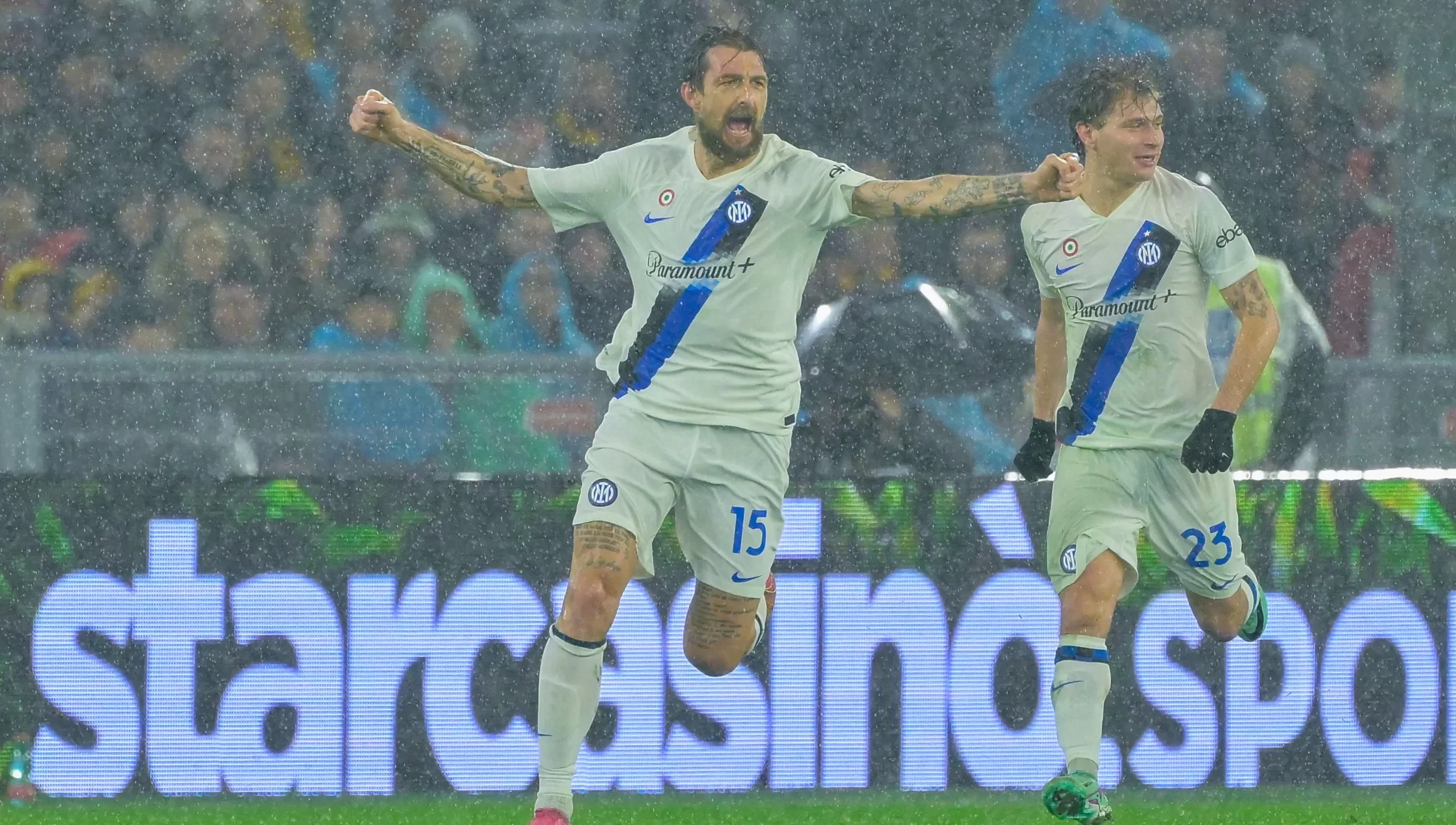 L’Inter fa un grande regalo alla Fiorentina, dà 4 gol alla Roma e stravince allo stadio Olimpico