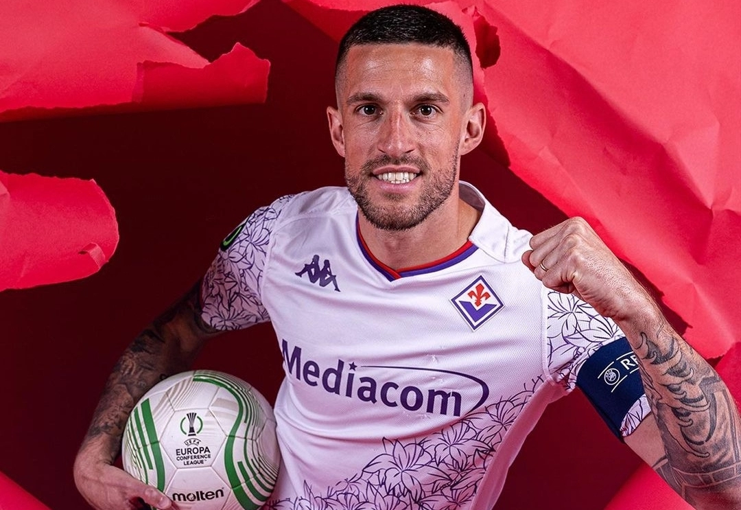 Biraghi: “Io gioco dove mi mette il mister, l’importante è dare tutto per la maglia della Fiorentina”