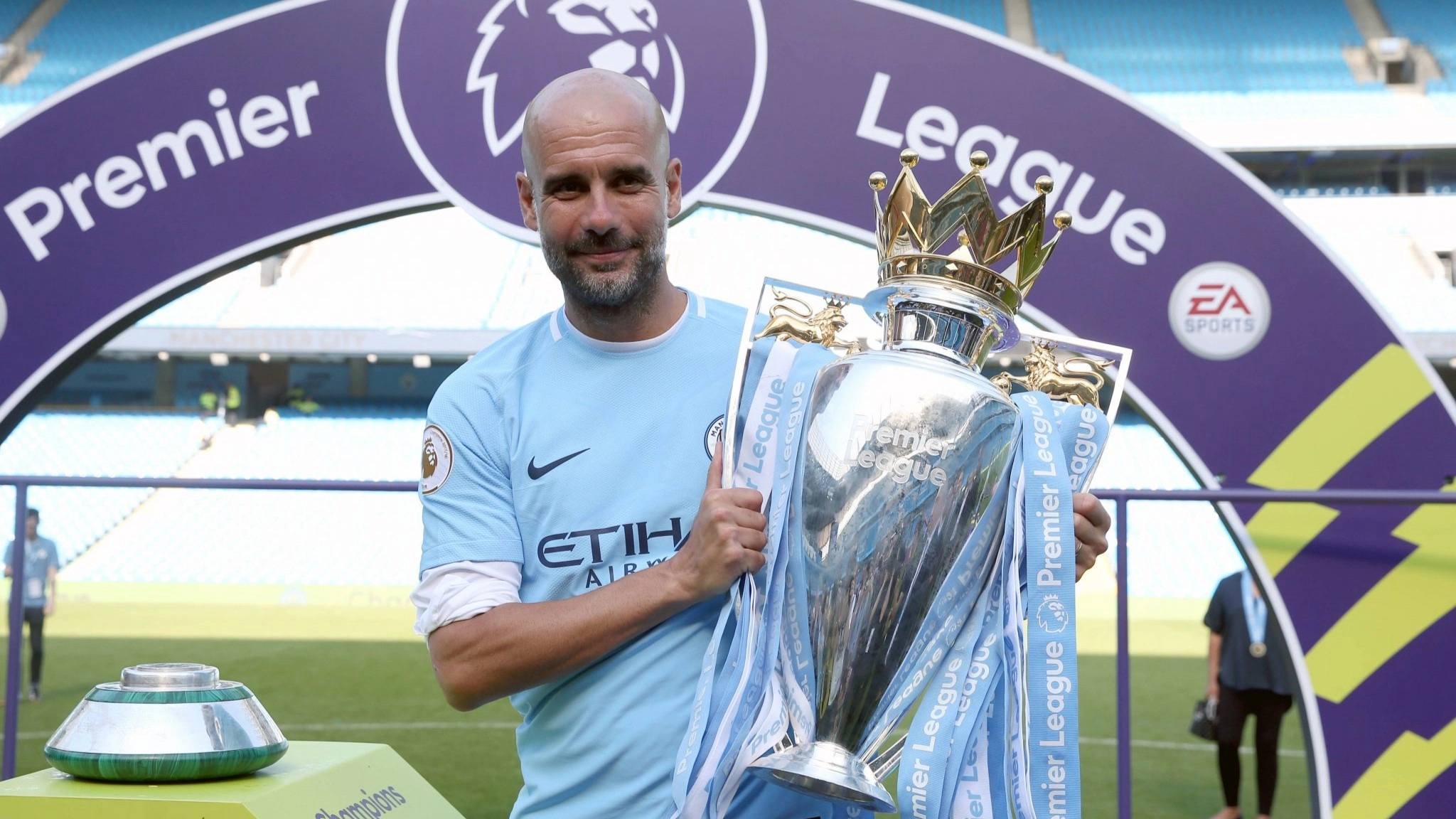 Mentre molti tentano inutilmente di sfatarne il mito, Guardiola conquista il 38° titolo