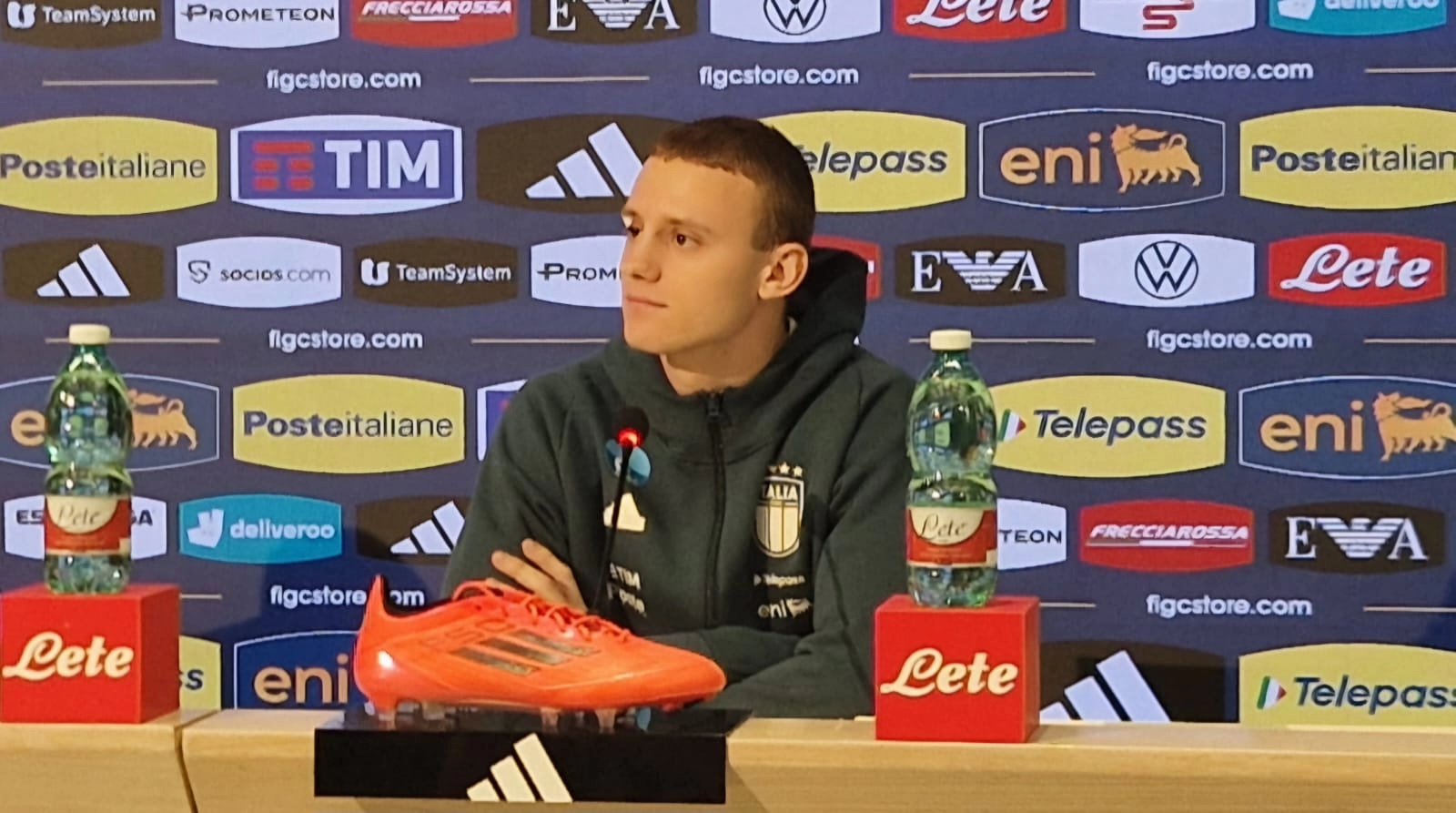 Comuzzo: “La Nazionale un sogno, faccio tutto per mia mamma. Alla Fiorentina la forza è il gruppo”