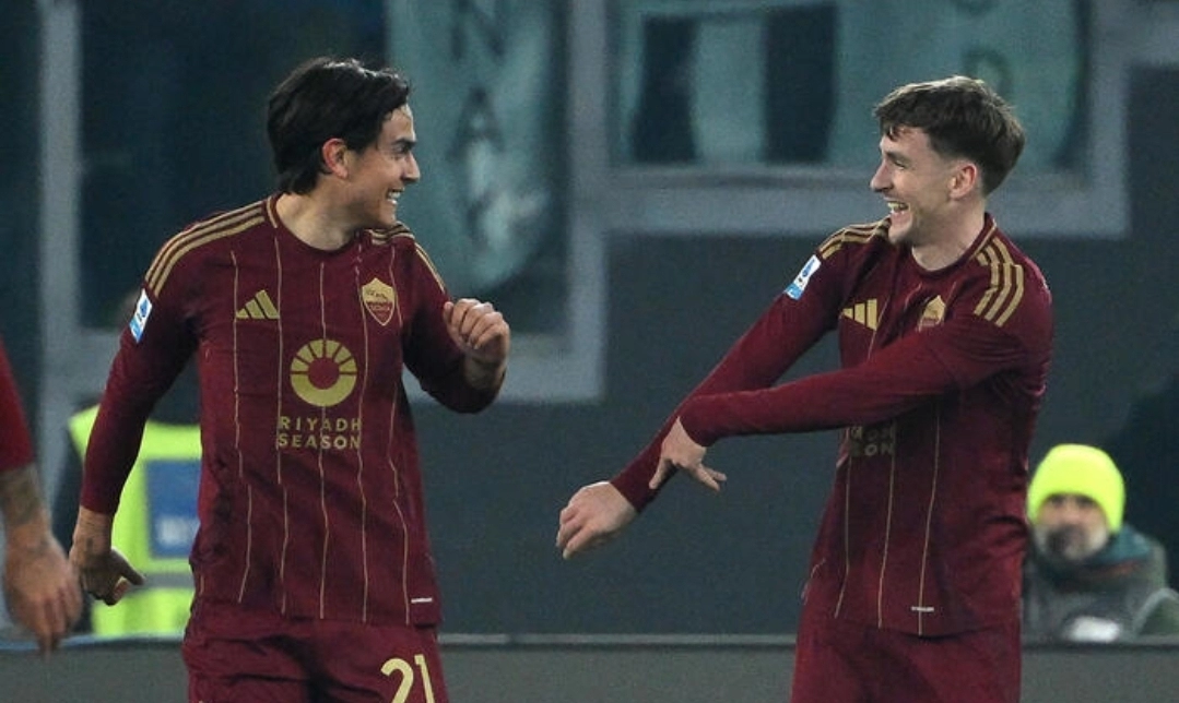 La Roma vince e tiene la Lazio a 3 punti dalla Fiorentina. Il derby finisce in rissa. Il racconto