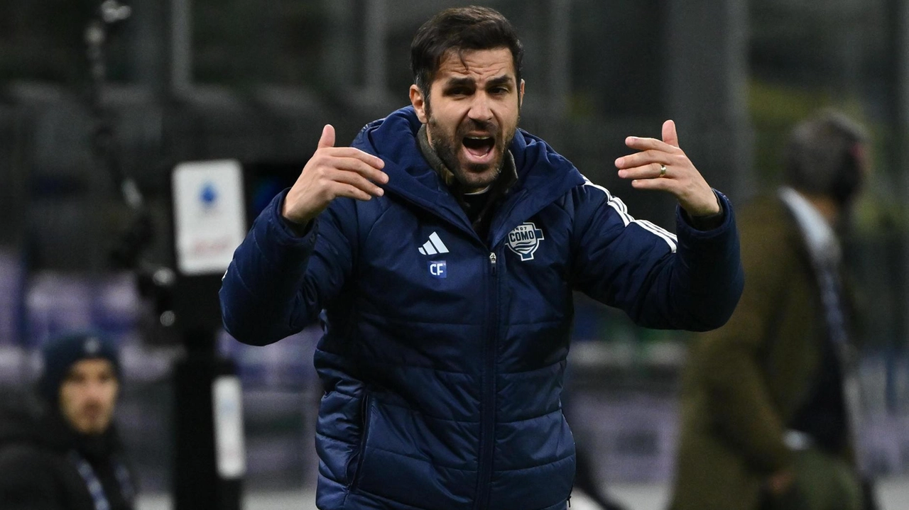 Fabregas furioso, non ci sta: “Non c’è interpretazione, è rigore per noi. Al contrario lo davano alla Juve”