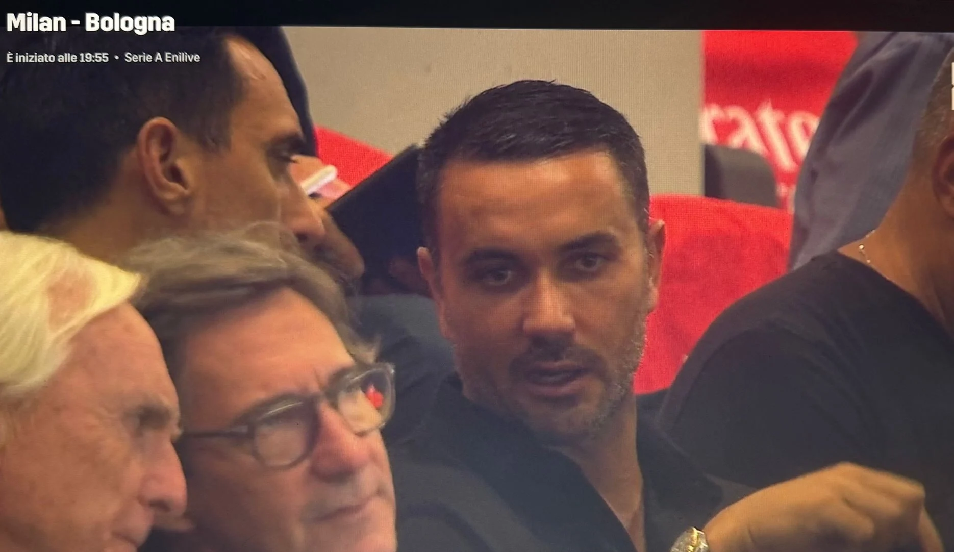 Palladino in tribuna a San Siro per vedere Milan-Bologna. Al suo fianco Galliani e Burdisso