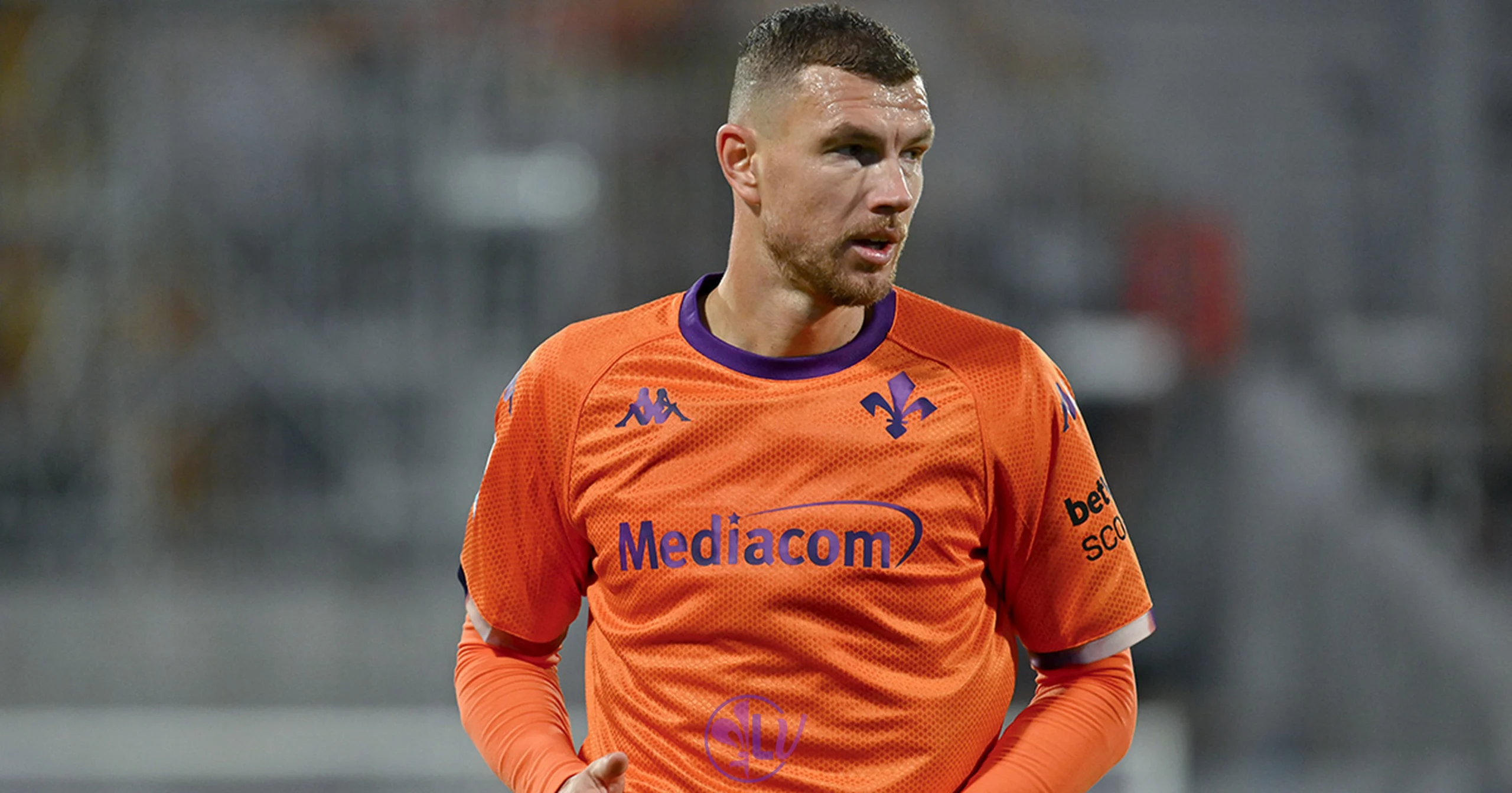 Gazzetta: “A gennaio potrebbero arrivare offerte per Dzeko. Se soluzione gradita, ci saranno riflessioni”