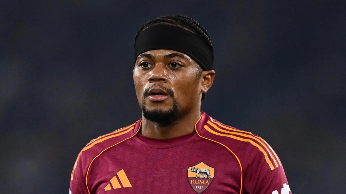 Gazzetta: “Fiorentina su Bailey, attaccante della Roma in prestito dall’Aston Villa”