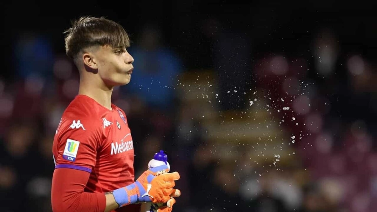 Martinelli cambia maglia ma non aumenta il minutaggio, seconda panchina di fila per il portiere viola