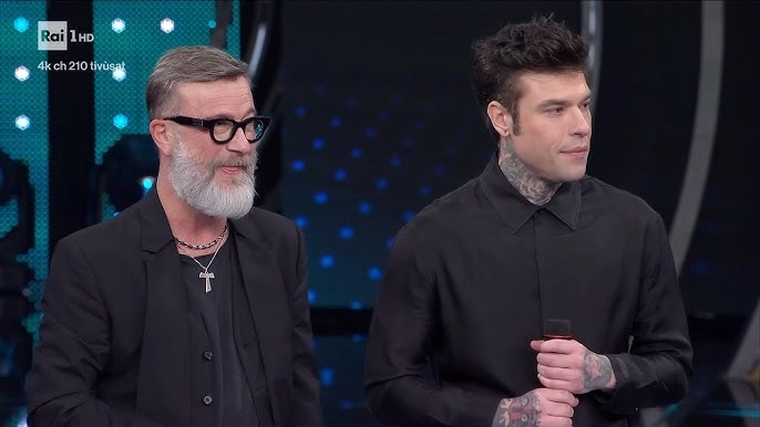 Fedez e il retroscena di Sanremo: “Masini mi parla di Fiorentina prima di esibirci, mi rilassa”