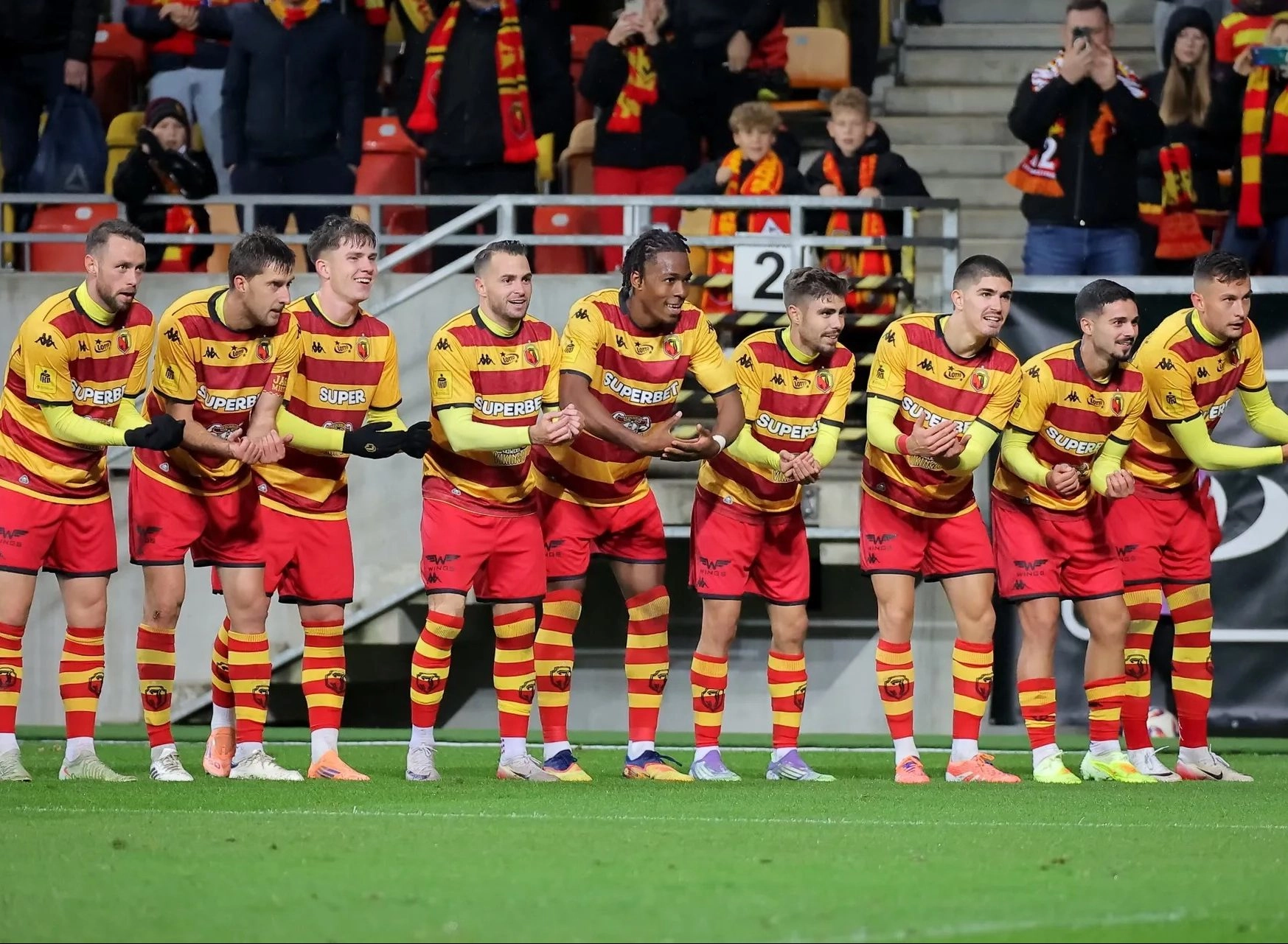 “La Fiorentina sembra favorita, ma noi non avremo difficoltà a farle dei gol perché la loro difesa non funziona”