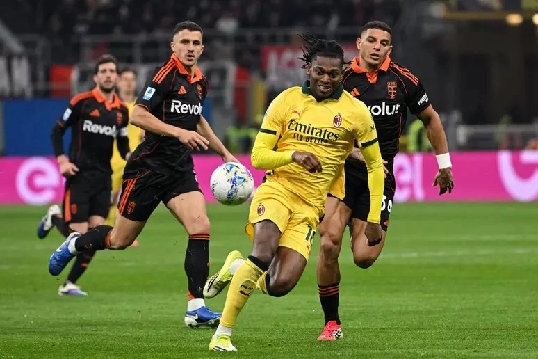 Il Como si riprende dopo la batosta contro la Fiorentina: pari a San Siro nel recupero col Milan