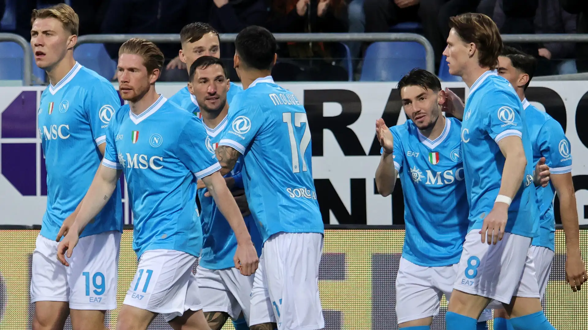 Cagliari Napoli decisa dal gol di McTominay: finisce 0-1. Ora la Fiorentina può sorpassare il Cagliari