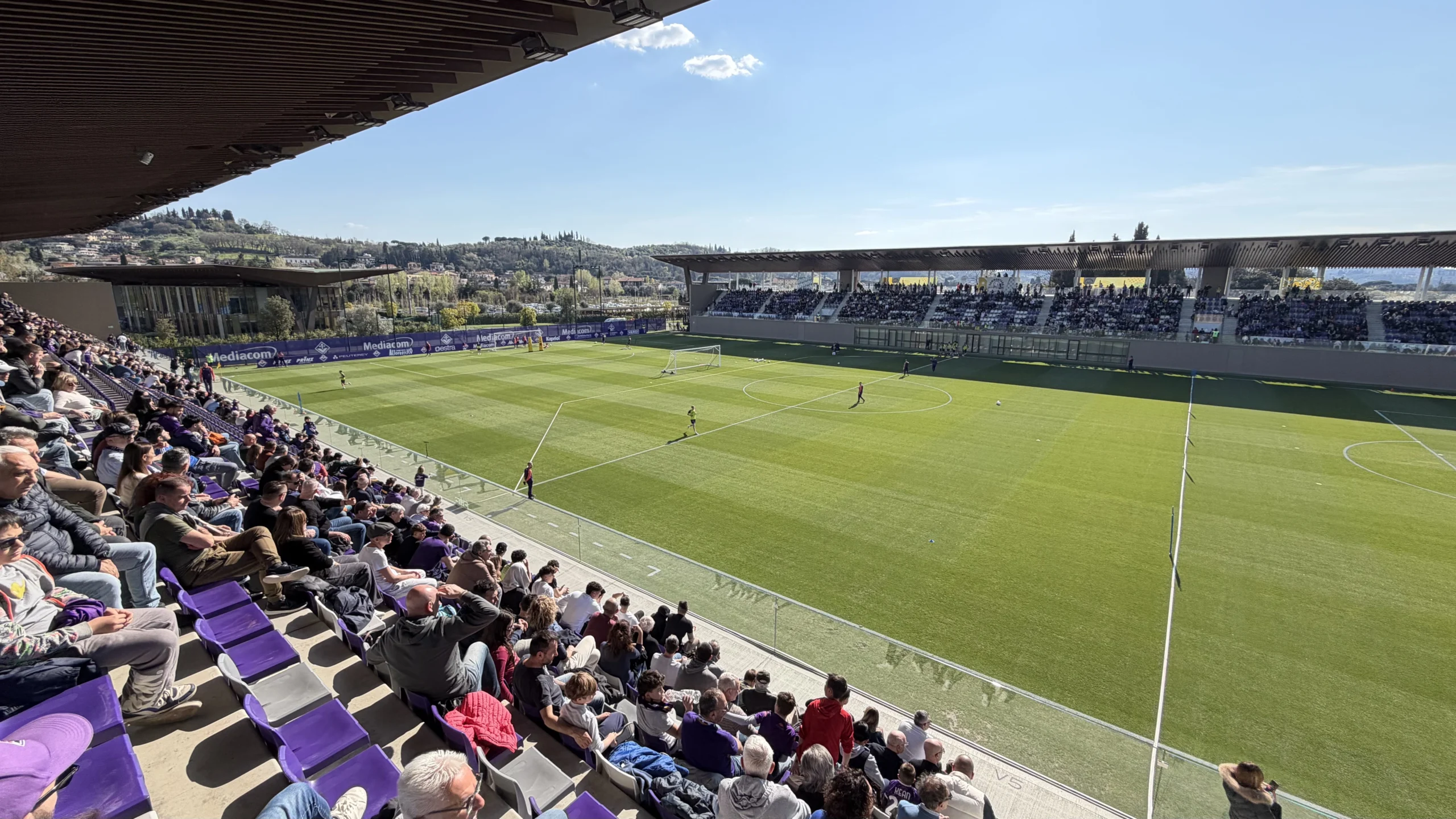 Allenamento a porte aperte della Fiorentina: al Viola Park 2.000 tifosi presenti, Solomon in gruppo